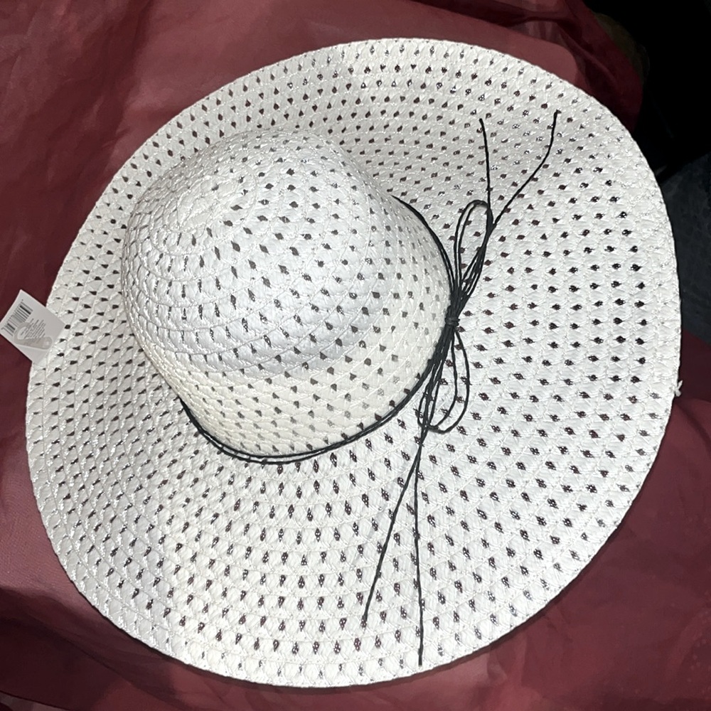 Elegant Wide Brim Sun Hat 
Chic & Stylish Summer Essential